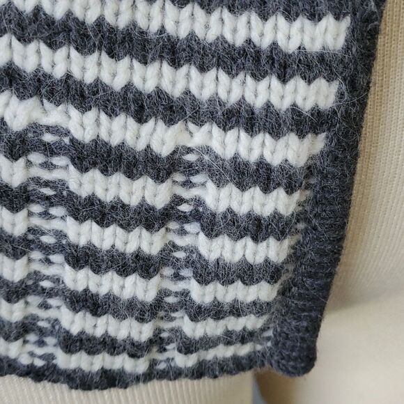 TALBOTS, sweater sz small. 60% Merino wool, 27% Lambs‎ Wool 8% rabbit hair. Gray - Picture 3 of 13